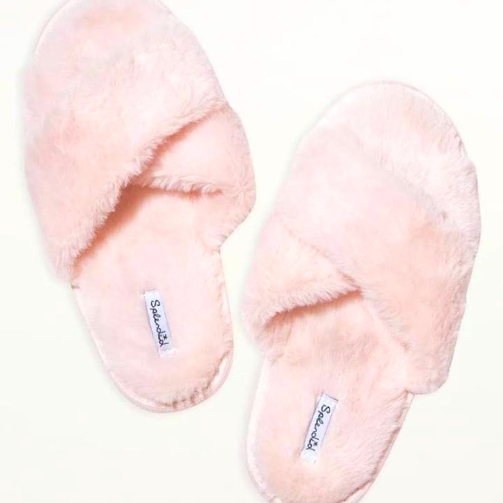 Splendid faux fur cross slippers.